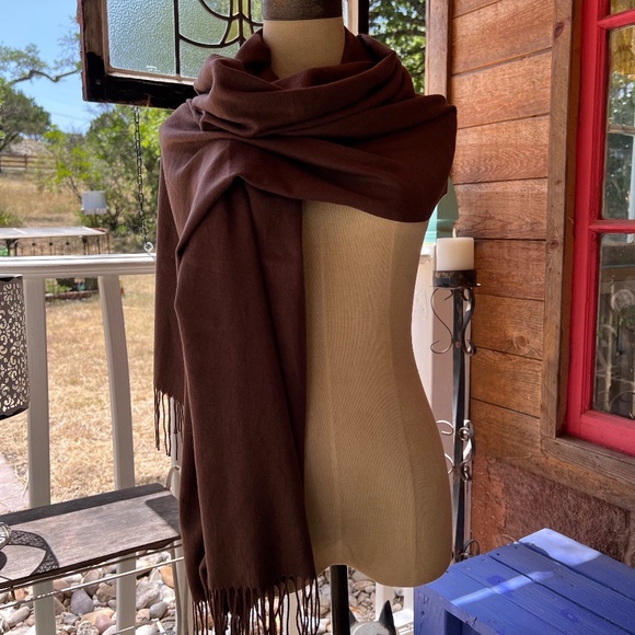 100% Cashmere Oversized Scrumptious Wrap/Shawl - Picture 3 of 9